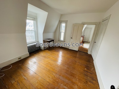 Somerville Check it out ! 5 Beds 2 Baths  Tufts - $7,800