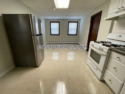 Lynn Great 1 bed 1 bath available 8/1 on Richard St in Lynn! - $2,000