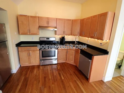 Framingham 3 Bed 2 Bath FRAMINGHAM $2,000 - $2,000 No Fee