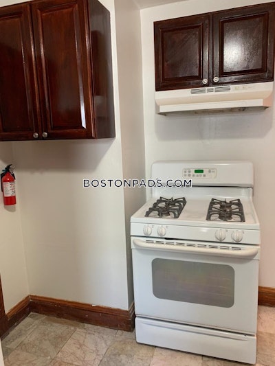 Roslindale 3 Beds 1 Bath Boston - $3,200