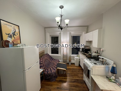 North End Nice Studio available 6/1 on Sheafe St. in the North End! Boston - $2,340