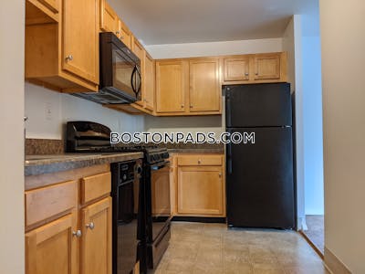 Cambridge Heat and Hot Water Included, Laundry, A/C   East Cambridge - $2,842