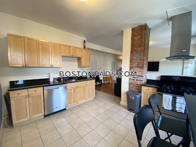 Mission Hill Nice 3 Bed 1 Bath available 9/1/2023 on Lawn St. in Mission Hill  Boston - $4,800